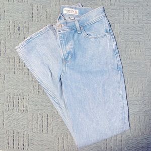 A+F Curve Love 90s Straight Ultra High Rise Jeans